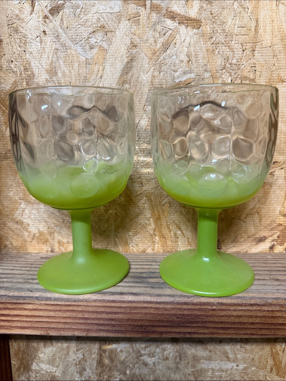 Vintage Green Stemmed Goblet Glasses – Set of 2
